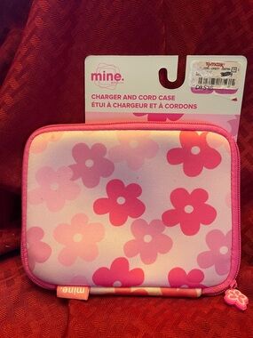 mine Pink Floral Charger & Cord Organizer